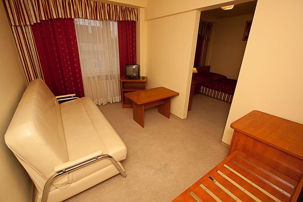 Hotel Accademia Ostrowiec Świętokrzyski Oda fotoğraf