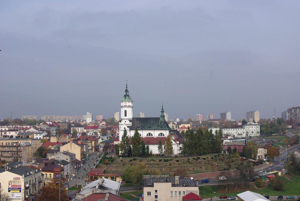 Hotel Accademia Ostrowiec Świętokrzyski Dış mekan fotoğraf