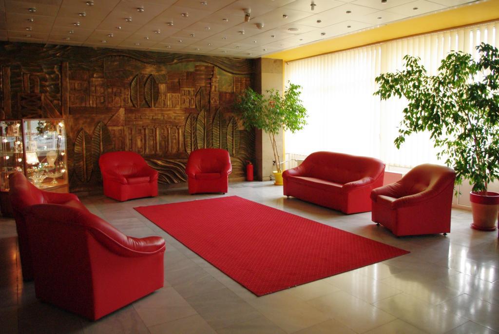 Hotel Accademia Ostrowiec Świętokrzyski Dış mekan fotoğraf