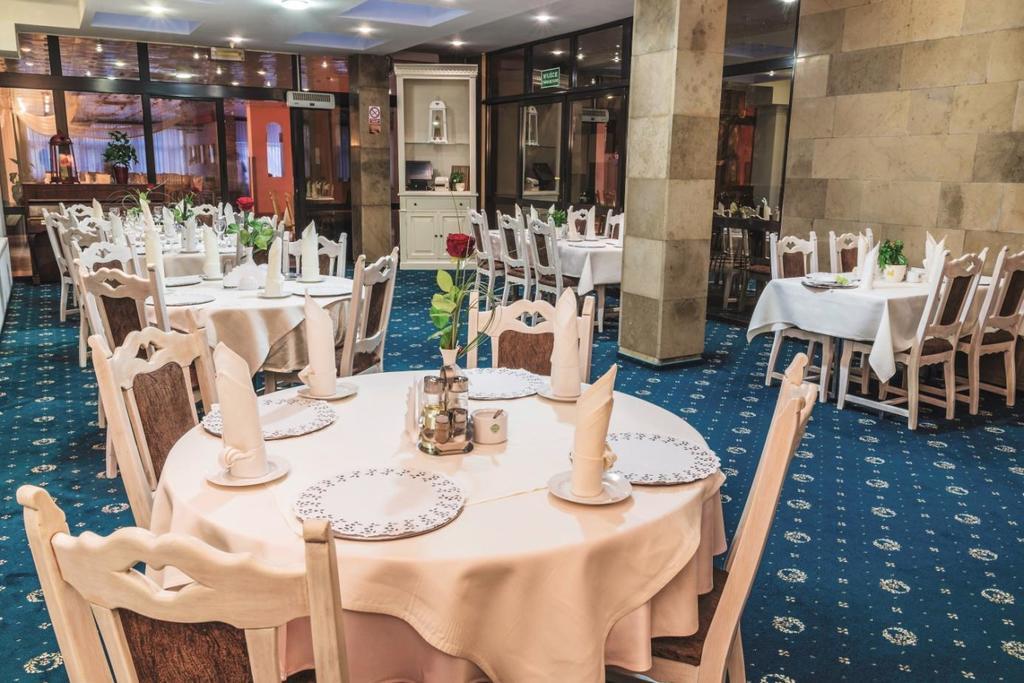 Hotel Accademia Ostrowiec Świętokrzyski Dış mekan fotoğraf