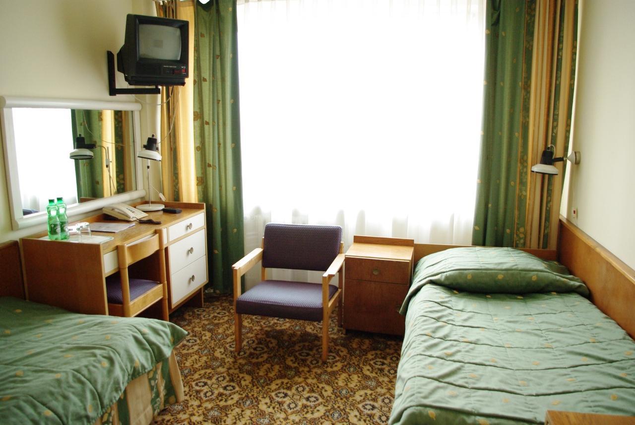 Hotel Accademia Ostrowiec Świętokrzyski Dış mekan fotoğraf