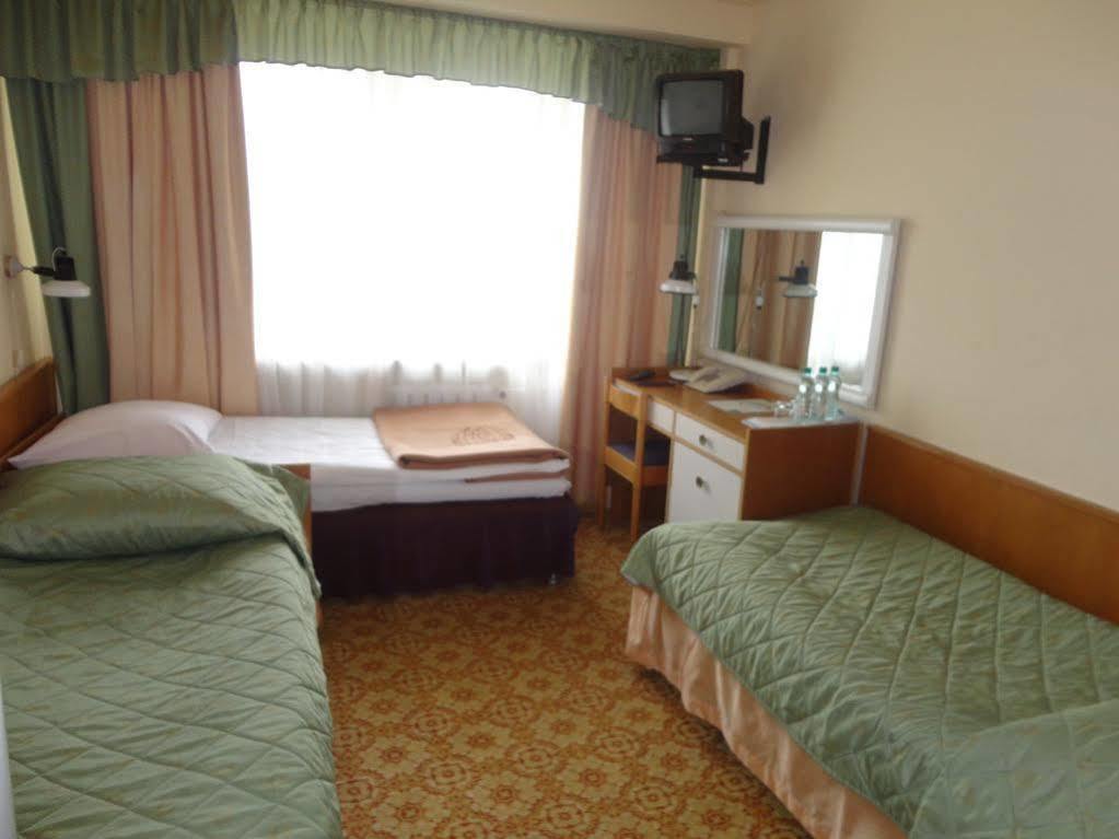 Hotel Accademia Ostrowiec Świętokrzyski Dış mekan fotoğraf