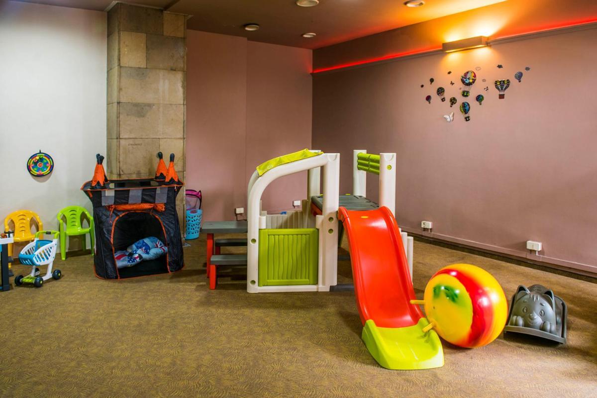 Hotel Accademia Ostrowiec Świętokrzyski Dış mekan fotoğraf