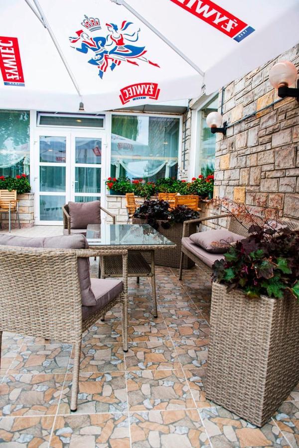 Hotel Accademia Ostrowiec Świętokrzyski Dış mekan fotoğraf